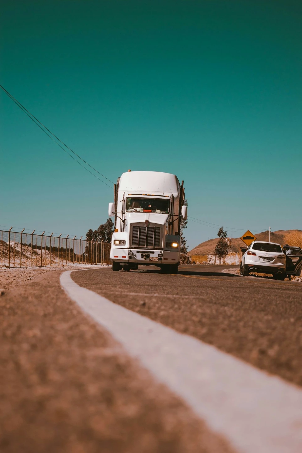 industrial logistics services, freight delivery USA, MaterialHubUSA logistics, White Glove industrial delivery, equipment shipping services, EPC logistics, plant delivery coordination